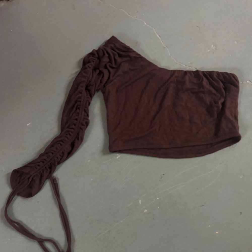 One-Shoulder Ruched Sleeve Crop Top - Dark Brown
